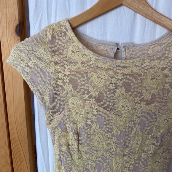 Boho yellow lace mini dress - Picture 5 of 8